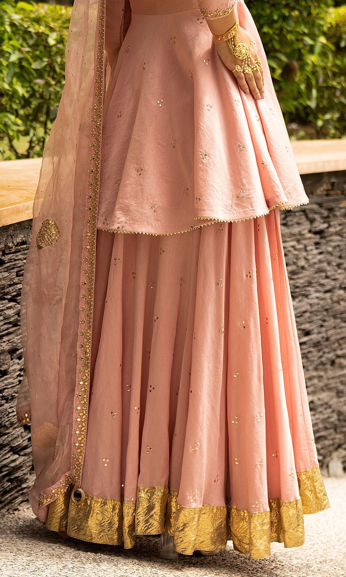 ADITI RAO HYDARI IN JAMAAL SOFT PINK MUKAISH CHANDERI KURTA WITH MUKAISH CHANDERI LEHENGA AND ORGANZA DUPATTA - SET OF 3