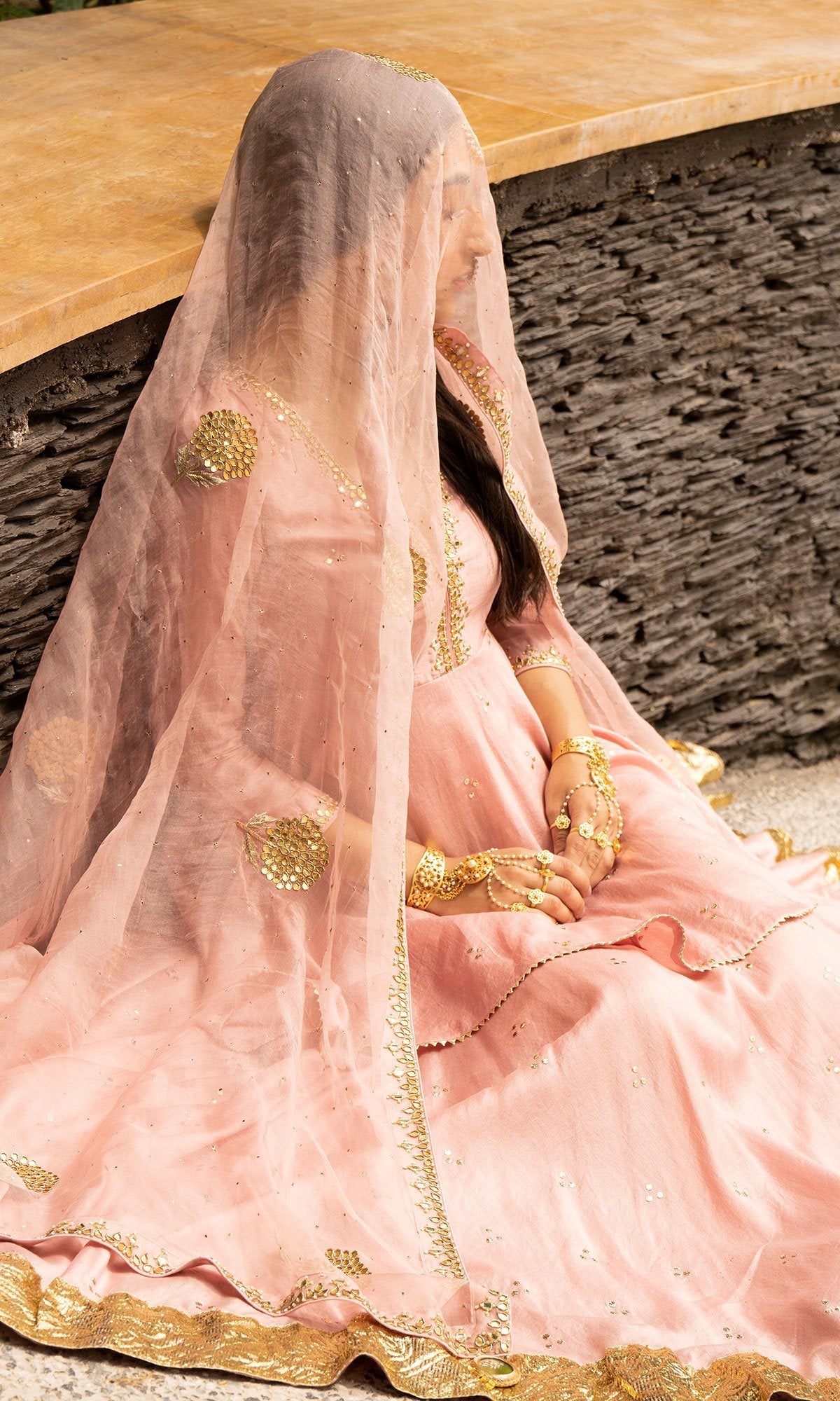 ADITI RAO HYDARI IN JAMAAL SOFT PINK MUKAISH CHANDERI KURTA WITH MUKAISH CHANDERI LEHENGA AND ORGANZA DUPATTA - SET OF 3