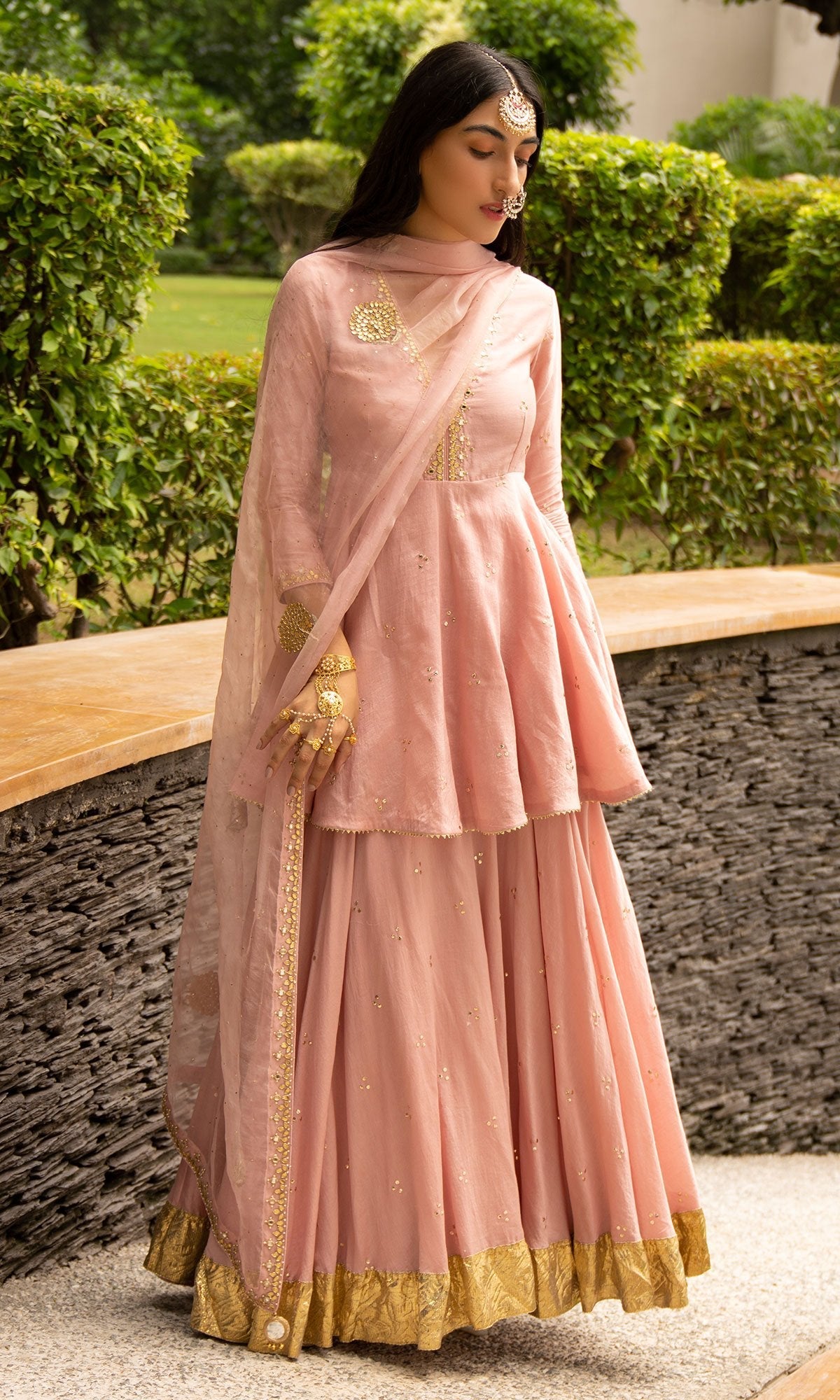 ADITI RAO HYDARI IN JAMAAL SOFT PINK MUKAISH CHANDERI KURTA WITH MUKAISH CHANDERI LEHENGA AND ORGANZA DUPATTA - SET OF 3