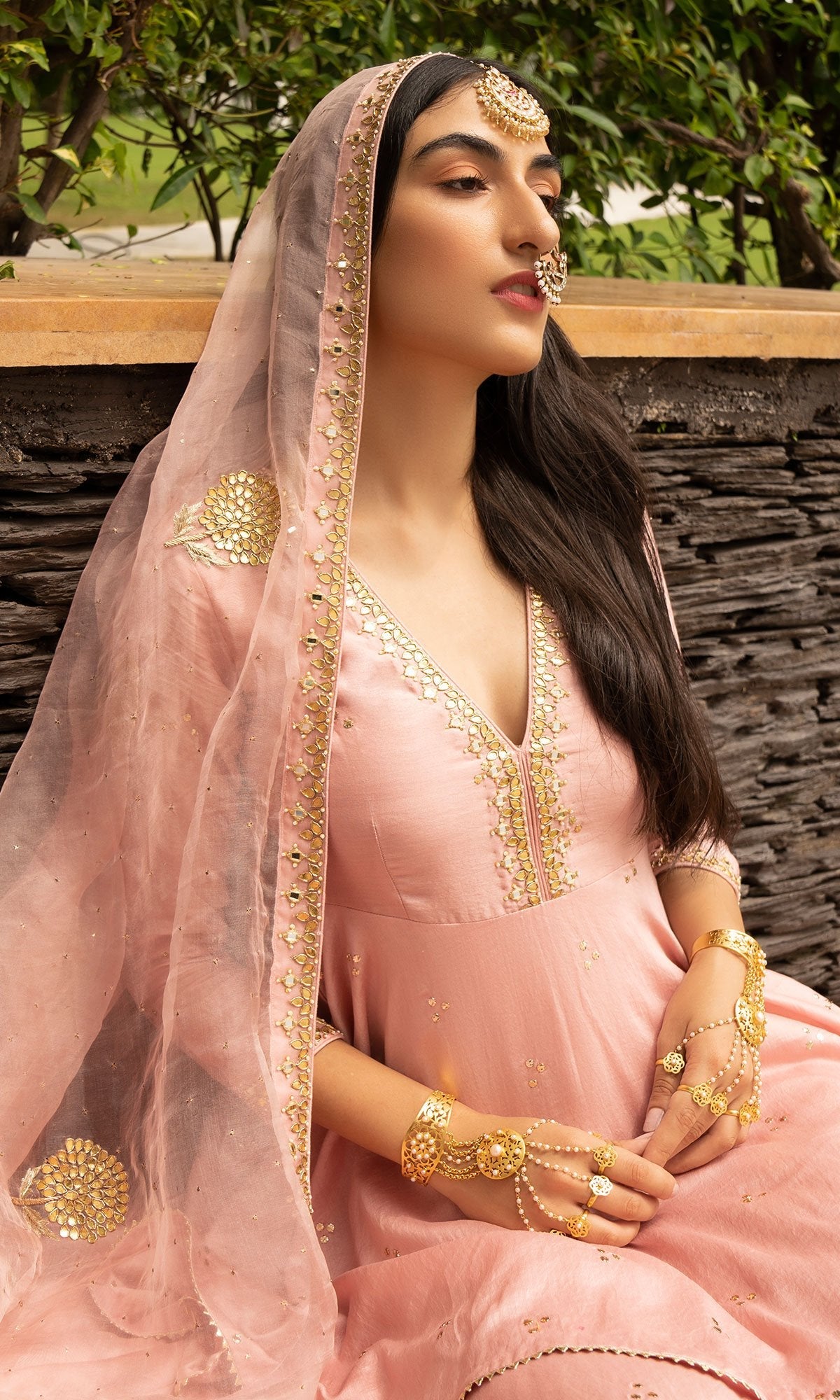 ADITI RAO HYDARI IN JAMAAL SOFT PINK MUKAISH CHANDERI KURTA WITH MUKAISH CHANDERI LEHENGA AND ORGANZA DUPATTA - SET OF 3