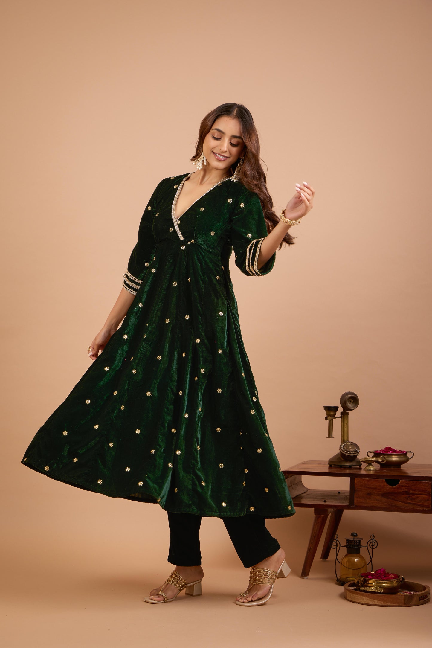 Nazaakat Jugni Emerald Glow Velvet Anarkali