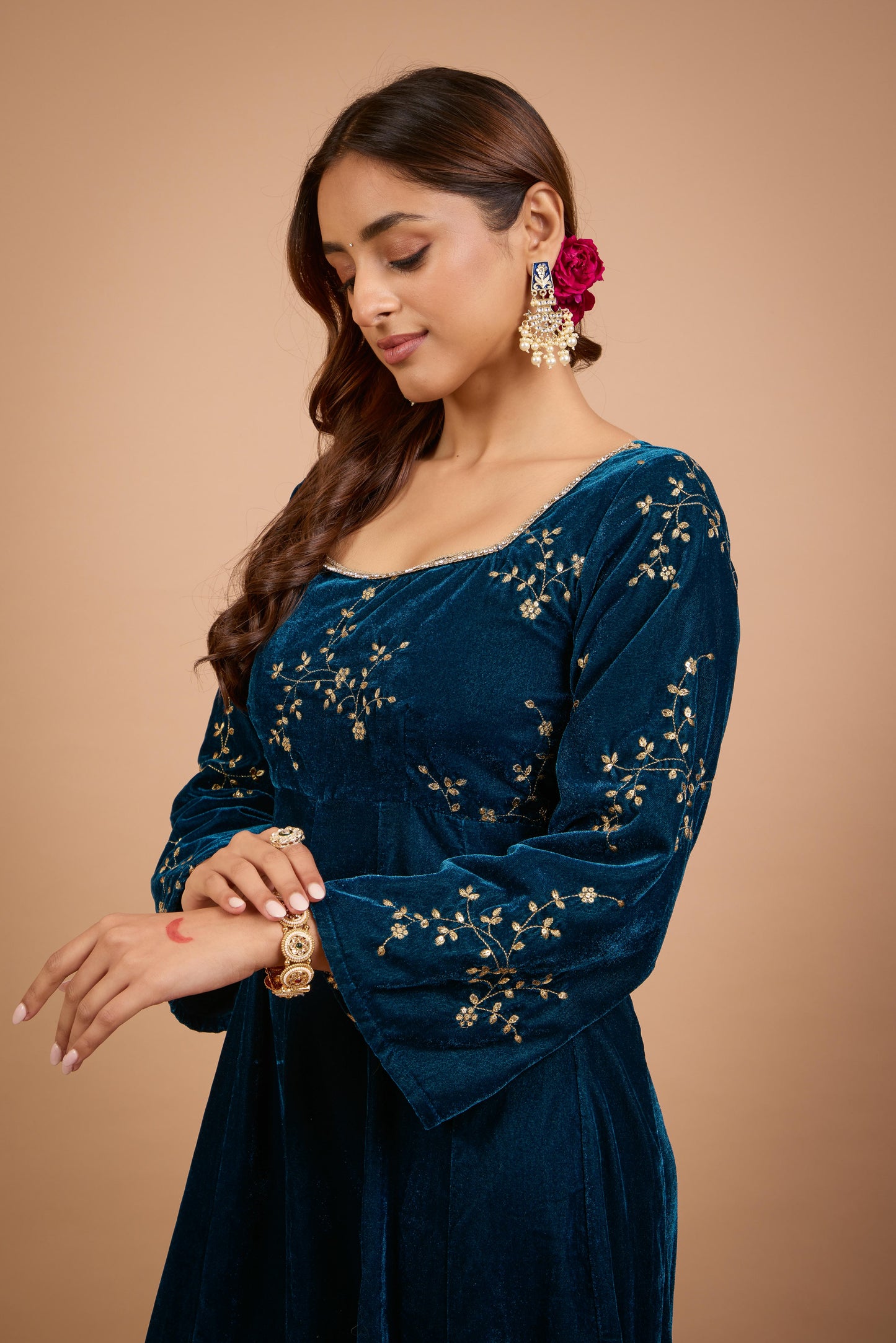 Nazaakat Jugni Bahamas Glow Velvet Anarkali