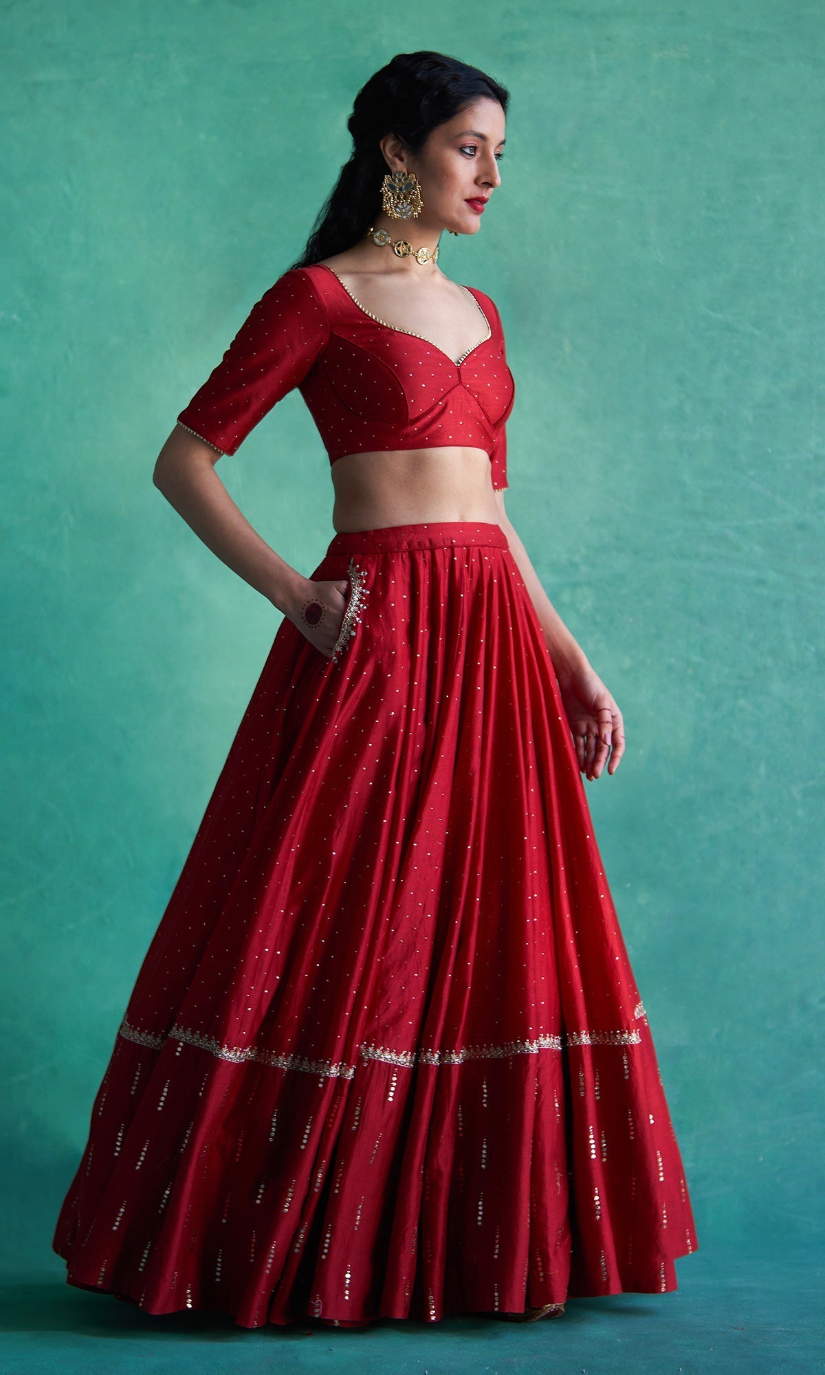 Aamna Sharif in Haseena Red Mukaish Chanderi Lehenga With Choli Cut Blouse And Embroidered Dupatta (Set Of 3)