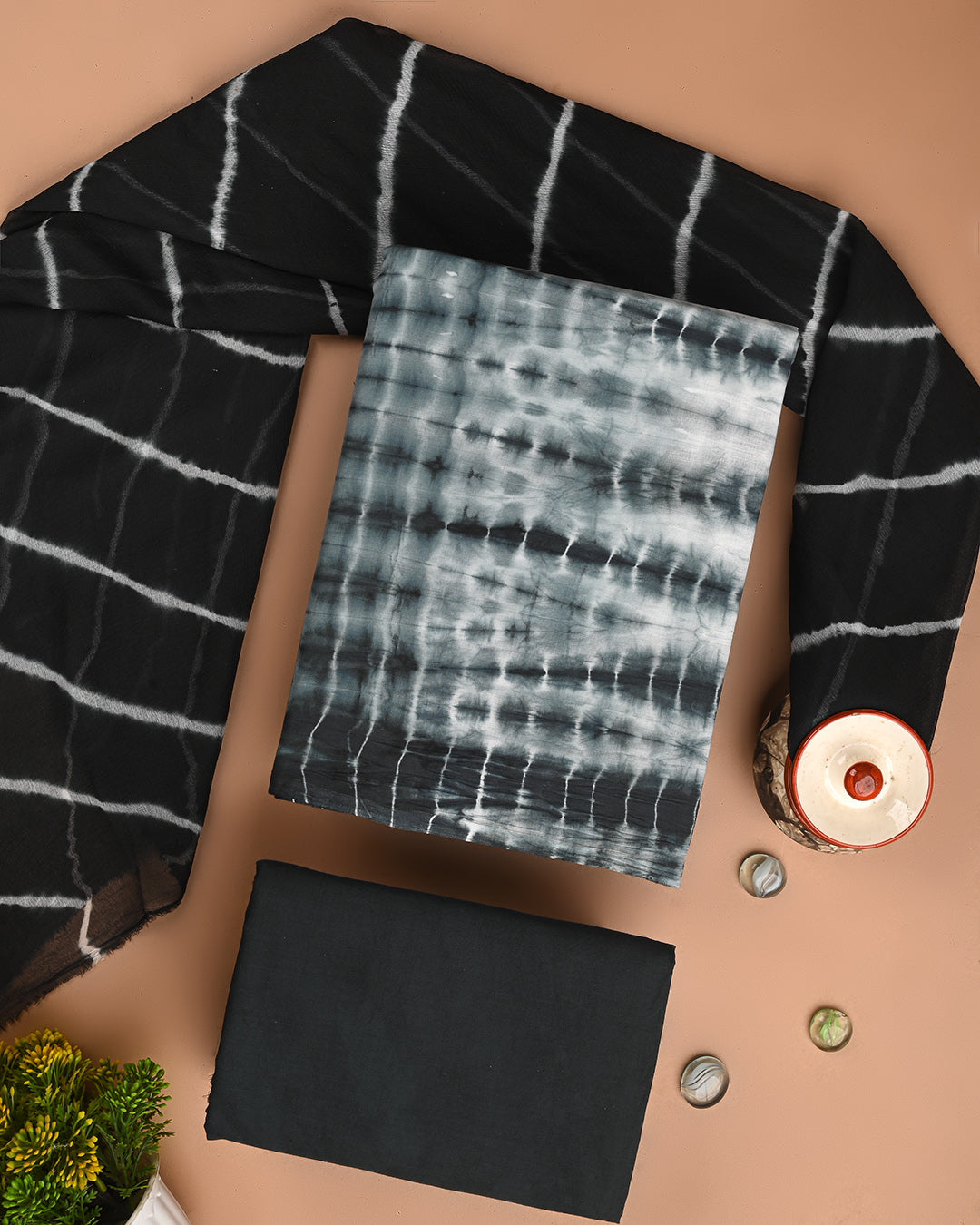 New Hand Printed Cotton Suit With Chiffon Dupatta (CFCOTCH50)