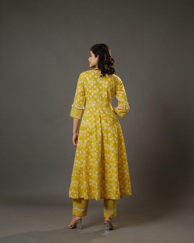 Yellow 3/4th Sleeve Cotton Abstarct Batik Print, Machine Embroidery Calf Length Kurta Set - With Dupatta