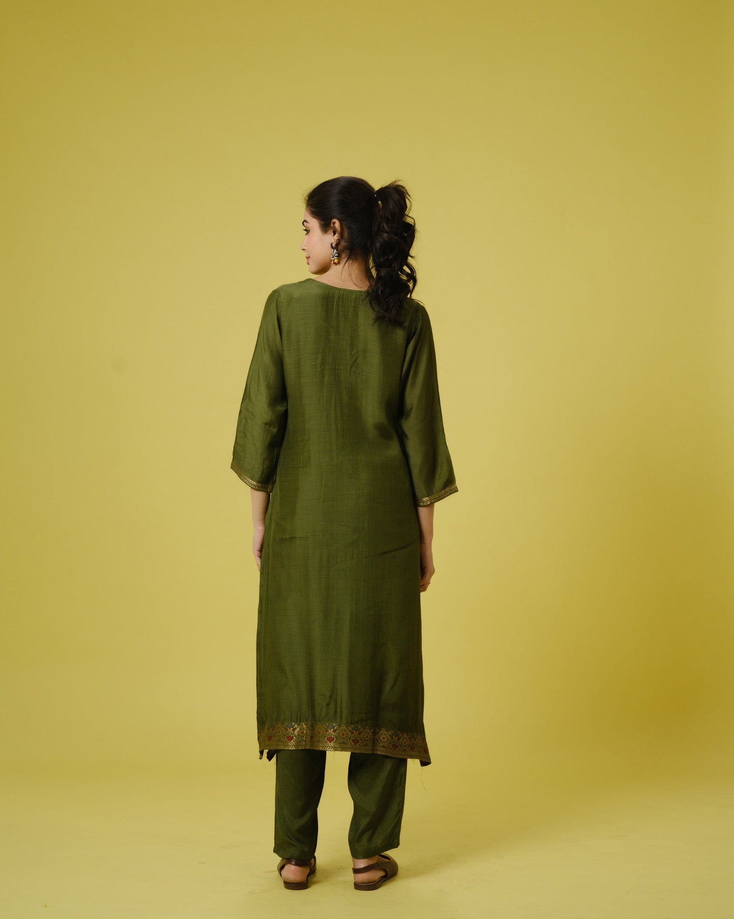 Green 3/4th Sleeves Chanderi Banarasi Print, Mirror Work Calf Length Kurta Set - With Dupatta