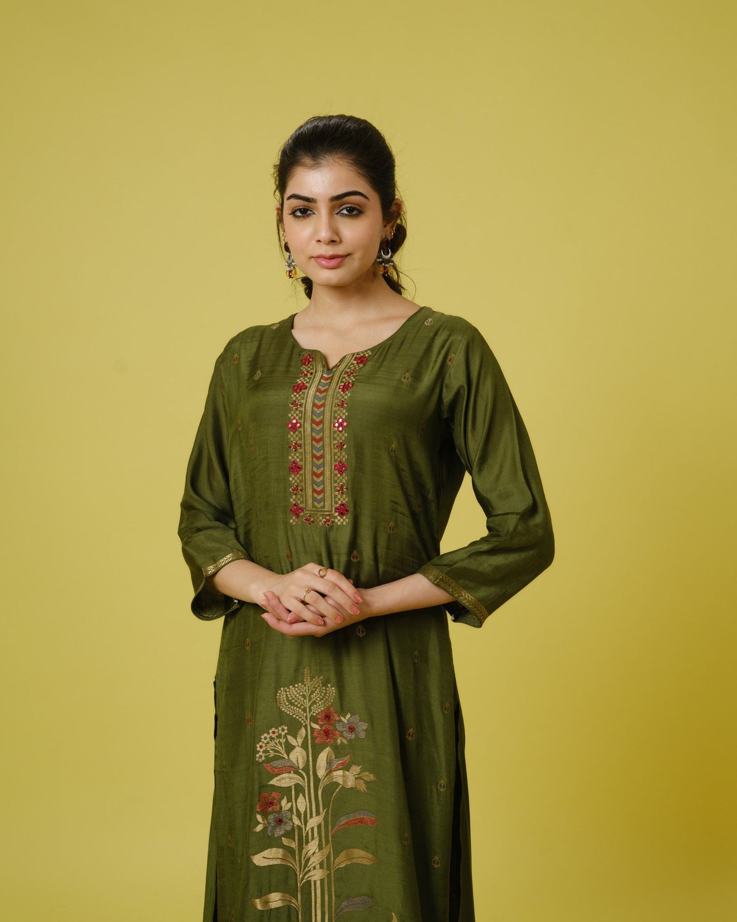 Green 3/4th Sleeves Chanderi Banarasi Print, Mirror Work Calf Length Kurta Set - With Dupatta