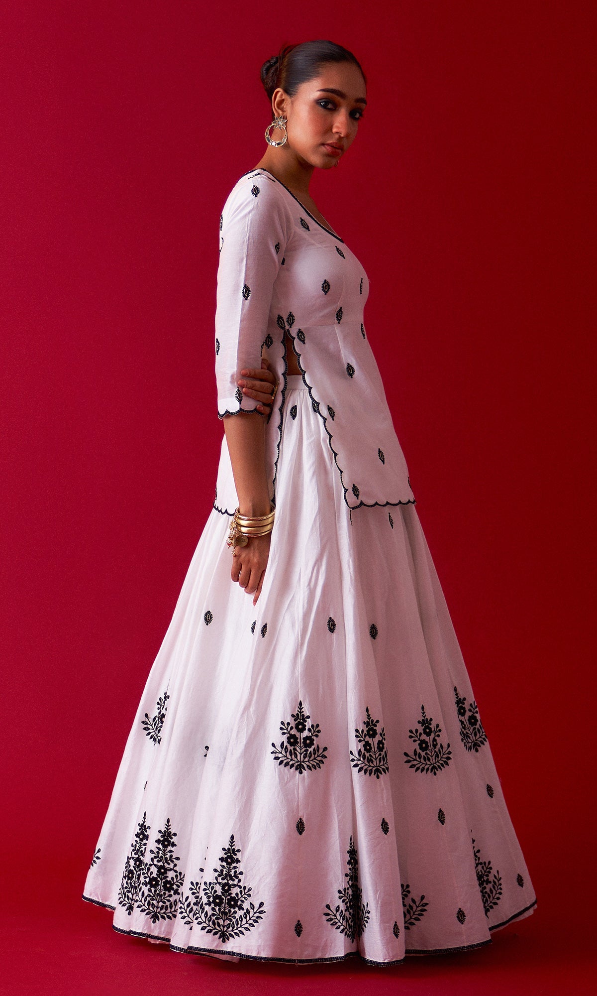 Rooh-e-daari White Embroidered Lehenga With Short Kurti And Dupatta Set Of 3