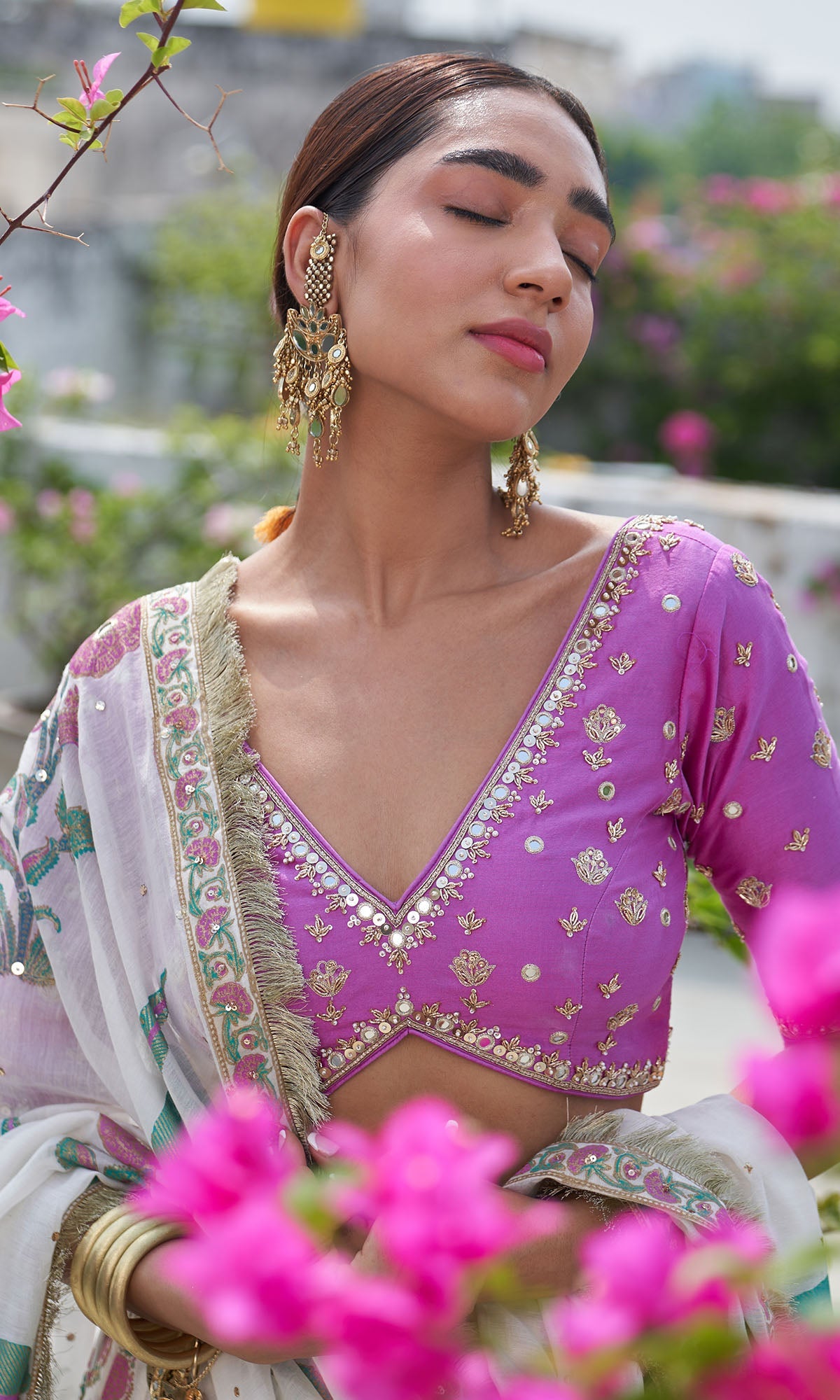 Boond Vol. 2 White Mughal Buta Lehenga With Solid Pink Embroidered Blouse And Mughal Dupatta(Set Of 3)
