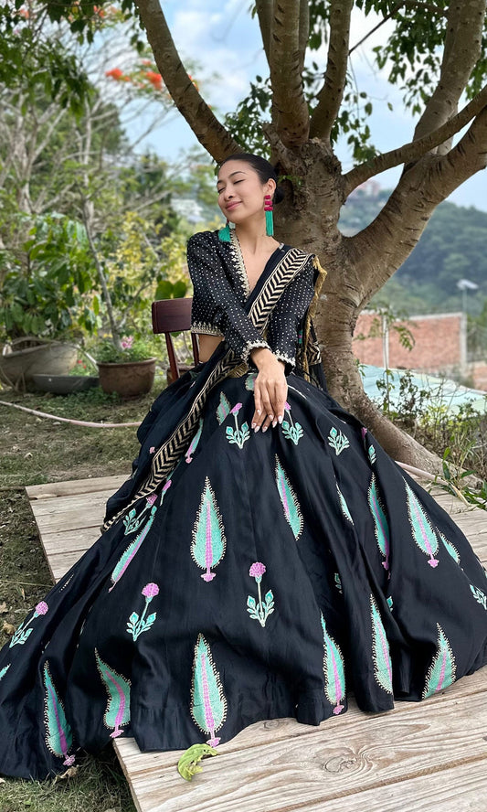 Isha Bohra In Rasiya Black Block Print Lehenga