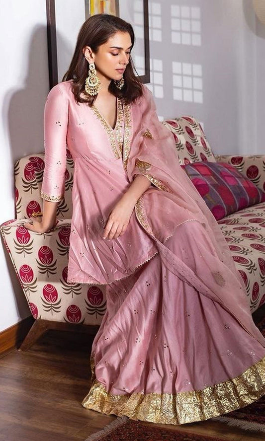 ADITI RAO HYDARI IN  JAMAAL SOFT PINK MUKAISH CHANDERI KURTA WITH MUKAISH CHANDERI LEHENGA AND ORGANZA DUPATTA - SET OF 3