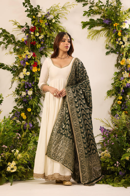 Mastaani Classic Ivory Anarkali Set - Emerald Dupatta