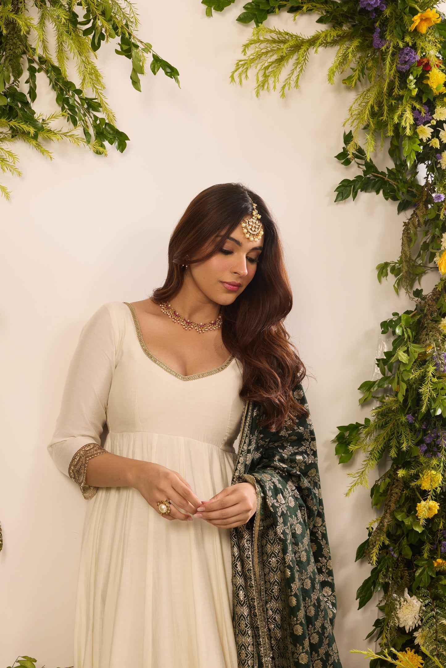 Mastaani Classic Ivory Anarkali Set - Emerald Dupatta