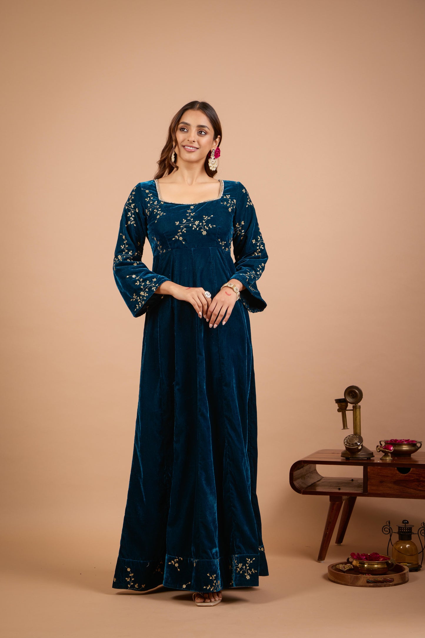 Nazaakat Jugni Bahamas Glow Velvet Anarkali Set