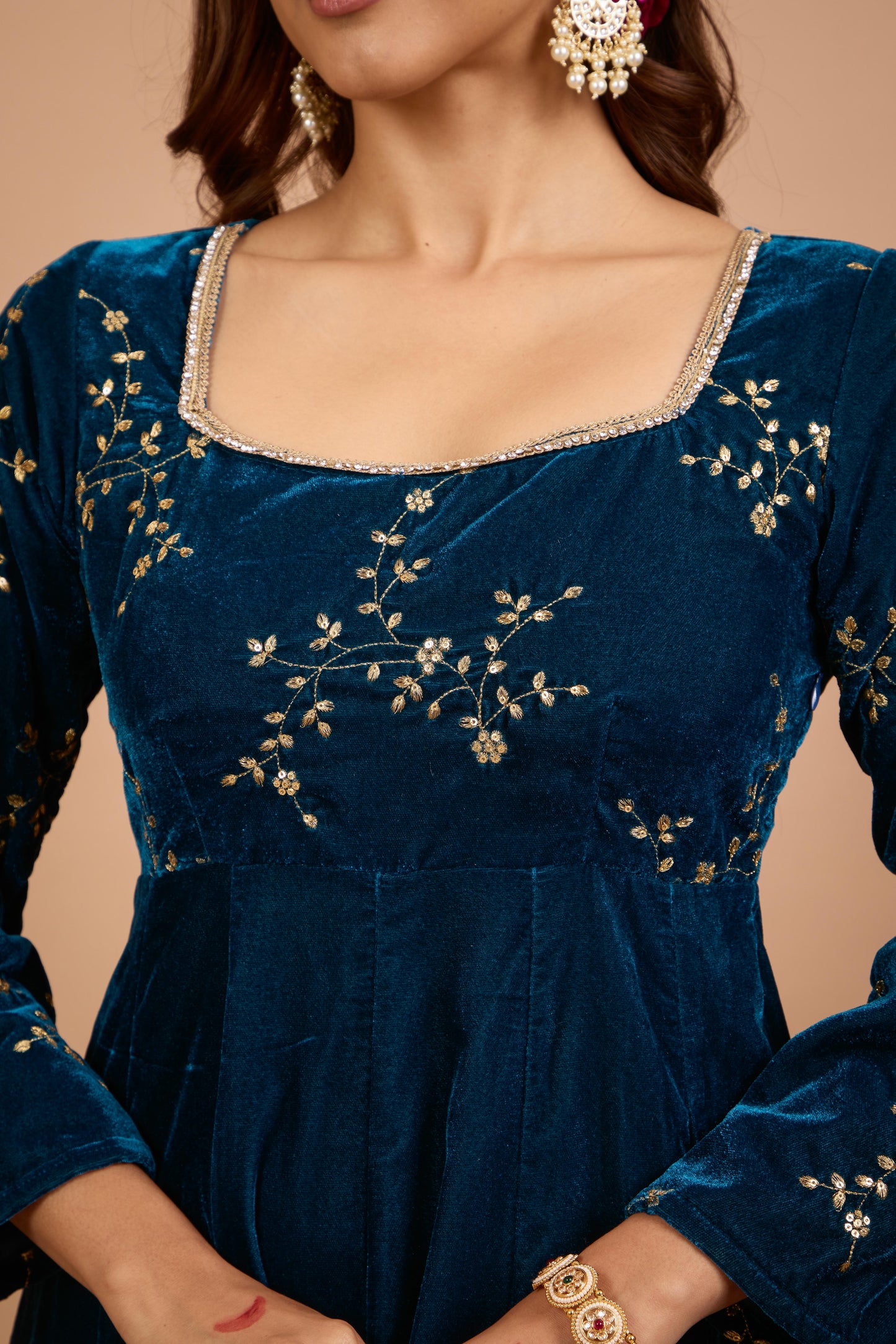 Nazaakat Jugni Bahamas Glow Velvet Anarkali