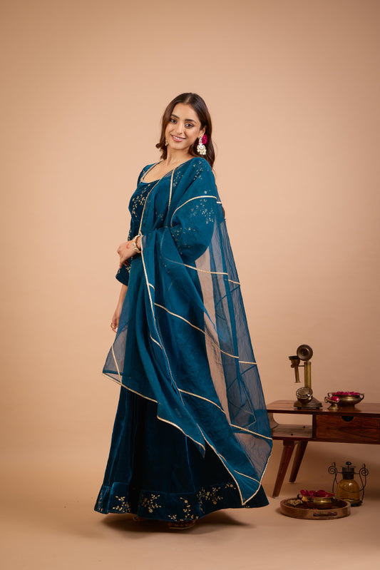 Nazaakat Jugni Bahamas Glow Velvet Anarkali Set