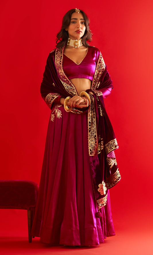 Sufiya Foil Deep Orchid Pocket Lehenga With  Blouse And Shawl (Set Of 3)