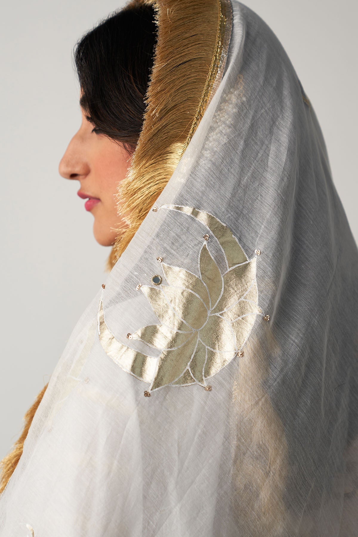 Pakeezah off white  tiered  lehenga with  blouse and  dupatta (set  of 3)